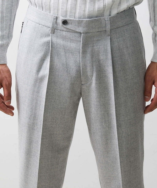MICHEL KLEIN HOMME (ミッシェルクランオム)の「リラックススラックスパンツ(スラックス・メンズ・ライトグレー/ブラック・MEDIUM/LARGE/X-LARGE)」の6枚目の写真