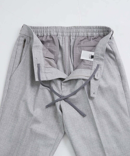 MICHEL KLEIN HOMME (ミッシェルクランオム)の「リラックススラックスパンツ(スラックス・メンズ・ライトグレー/ブラック・MEDIUM/LARGE/X-LARGE)」の3枚目の写真