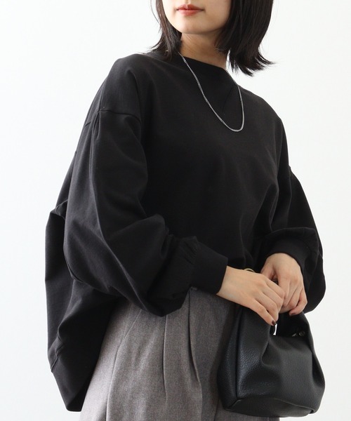 atONE(アットワン)の「atONE 袖ゆったりトレーナー(スウェット・レディース・ブラック/オートミール/ホワイト・4L~5L/LL~3L/M~L)」の2枚目の写真