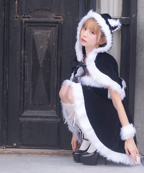 Tika（ティカ）の「サンタ コスプレ ブラック かわいい ケープ付き ふわふわ ファー レースアップ ベアトップ ノースリーブ フレア ミニ ワンピース 4点セット クリスマス コスチューム サンタコス（コスチューム/パーティーグッズ・レディース・ブラック・M）」の13枚目の写真
