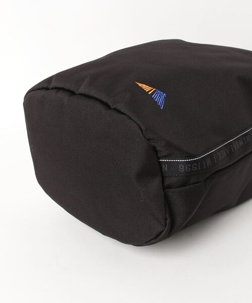 NEW BALANCE（ニューバランス）の「MT1996 ショルダーロールトップバッグ（ショルダーバッグ・メンズ・ブラック/ベージュ・ONE SIZE）」の6枚目の写真