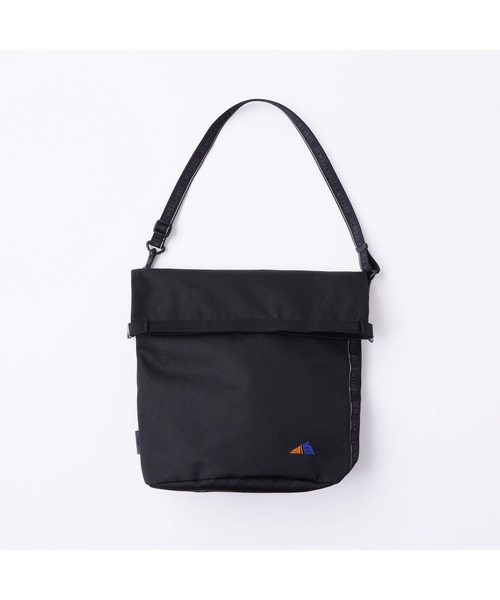 NEW BALANCE（ニューバランス）の「MT1996 ショルダーロールトップバッグ（ショルダーバッグ・メンズ・ブラック/ベージュ・ONE SIZE）」の2枚目の写真