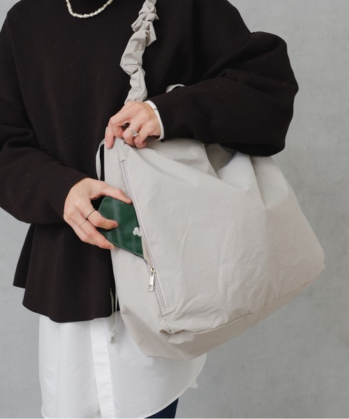 Actually（アクチュアリー）の「ナイロン2WAY シャーリングトート（トートバッグ・レディース・グレー/ブラック・フリー）」の18枚目の写真