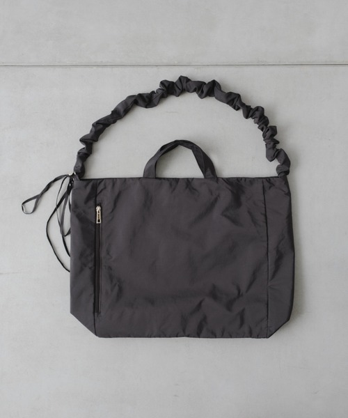 Actually（アクチュアリー）の「ナイロン2WAY シャーリングトート（トートバッグ・レディース・グレー/ブラック・フリー）」の9枚目の写真