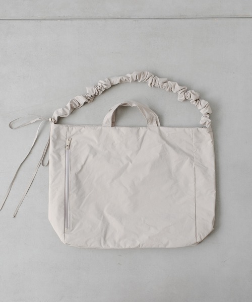 Actually（アクチュアリー）の「ナイロン2WAY シャーリングトート（トートバッグ・レディース・グレー/ブラック・フリー）」の22枚目の写真