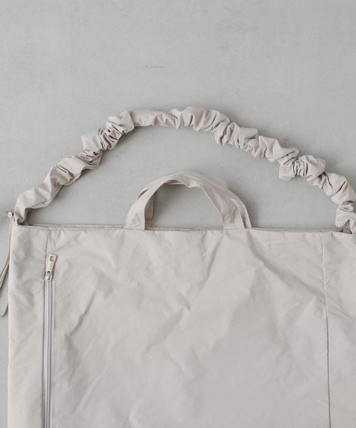 Actually（アクチュアリー）の「ナイロン2WAY シャーリングトート（トートバッグ・レディース・グレー/ブラック・フリー）」の10枚目の写真