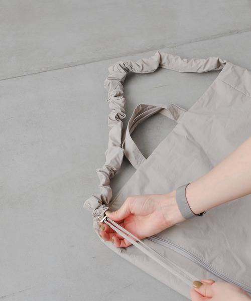 Actually（アクチュアリー）の「ナイロン2WAY シャーリングトート（トートバッグ・レディース・グレー/ブラック・フリー）」の17枚目の写真