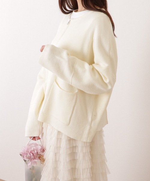 Lace Ladies(レースレディース)の「ノーカラー ジップアップ ボリューム ニット カーディガン(カーディガン/ボレロ・レディース・アイボリー/グレー・FREE)」の10枚目の写真
