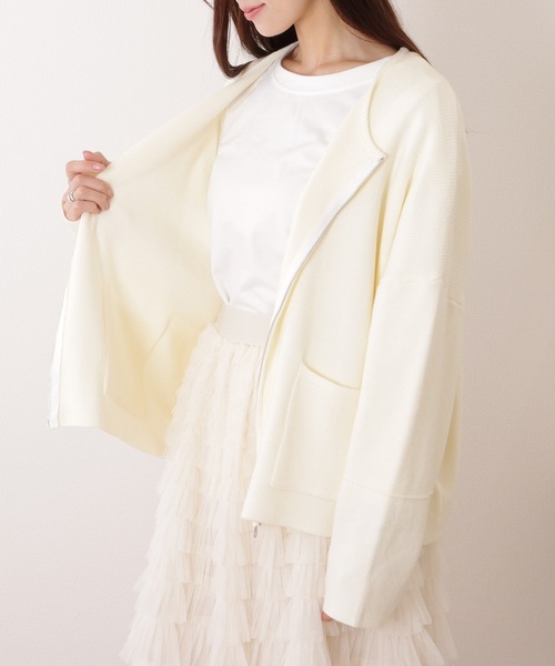 Lace Ladies(レースレディース)の「ノーカラー ジップアップ ボリューム ニット カーディガン(カーディガン/ボレロ・レディース・アイボリー/グレー・FREE)」の12枚目の写真