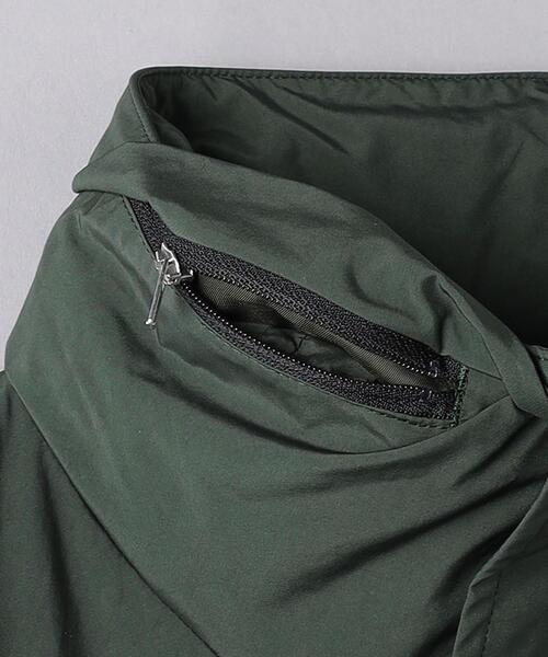 UNITED ARROWS（ユナイテッドアローズ）の「メモリータフタナイロン マウンテンパーカー（マウンテンパーカー・メンズ・ダークグリーン/ネイビー・XL/L/M/S）」の10枚目の写真
