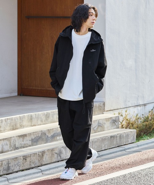 MSGM ナイロンパンツ ブラック ネオンイエローロゴ ドローコード MSGM ナイロンパンツ ブラック ネオンイエローロゴ ドローコード