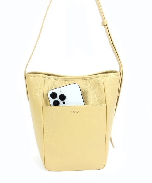 Beau're（ヴュレ）の「【BEAURE】牛革 カウレザー バケツ型 ワンショルダー バッグ B-24023（ショルダーバッグ・レディース・イエロー/アイボリー/ダークグレー/ブラック/ブラウン/シルバー・FREE）」の22枚目の写真