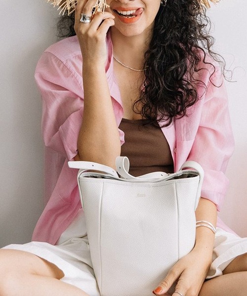 Beau're（ヴュレ）の「【BEAURE】牛革 カウレザー バケツ型 ワンショルダー バッグ B-24023（ショルダーバッグ・レディース・イエロー/アイボリー/ダークグレー/ブラック/ブラウン/シルバー・FREE）」の18枚目の写真