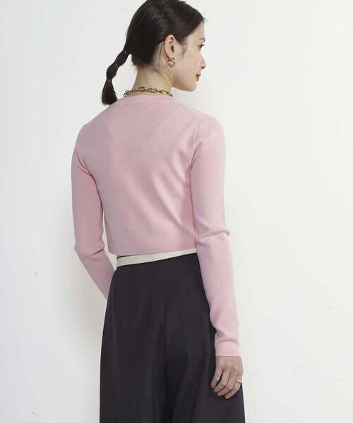 SOFFITTO(ソフィット)の「Soffitto刺繍入りクロップドニット(ニット/セーター・レディース・ホワイト/ブラック/ピンク・FREE)」の9枚目の写真