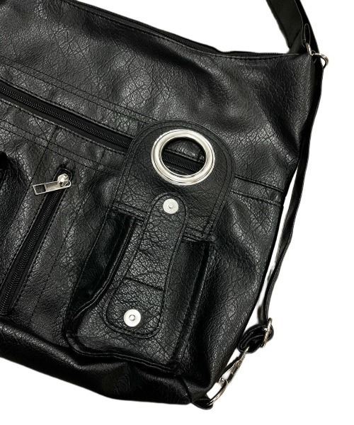 XU（エックスユー）の「【Never mind the XU】3way ring shoulder bag mini backpack hand bag / 【ネバーマインド ザ エックスユー】スリーウェイリングショルダーバッグミニバッグパックハンドバッグワンハンドルバッグ（ショルダーバッグ・メンズ・ブラック・ONE SIZE）」の6枚目の写真
