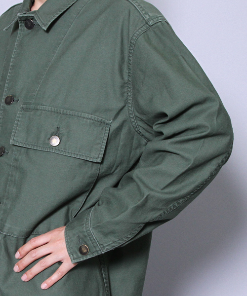 AMERICAN RAG CIE（アメリカンラグシー）の「AMERICAN RAG CIEバックサテンミリタリージャケット/213-AHP-L152-JK049（ミリタリージャケット・レディース・カーキ/ネイビー・FREE）」の19枚目の写真