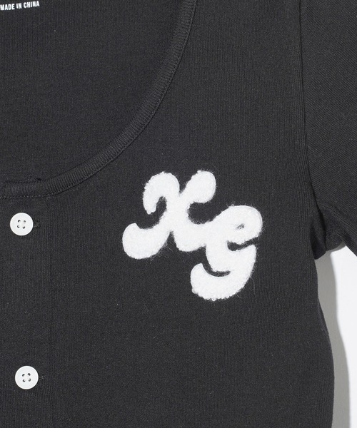 X-girl（エックスガール）の「CHENILLE EMBROIDERED LOGO CARDIGAN（Tシャツ/カットソー・レディース・ブラック/ブラウン/ホワイト・S/M）」の7枚目の写真