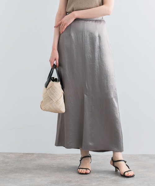 URBAN RESEARCH ROSSO WOMEN(アーバンリサーチ ロッソ)の「アセテートサテンスリットスカート(スカート・レディース・ベージュ系その他/グレー系その他・FREE)」の3枚目の写真