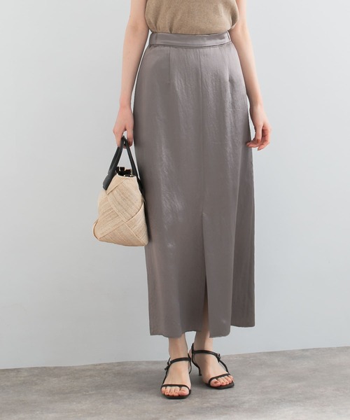 URBAN RESEARCH ROSSO WOMEN(アーバンリサーチ ロッソ)の「アセテートサテンスリットスカート(スカート・レディース・ベージュ系その他/グレー系その他・FREE)」の4枚目の写真
