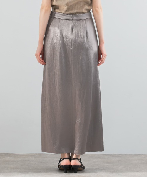 URBAN RESEARCH ROSSO WOMEN(アーバンリサーチ ロッソ)の「アセテートサテンスリットスカート(スカート・レディース・ベージュ系その他/グレー系その他・FREE)」の17枚目の写真