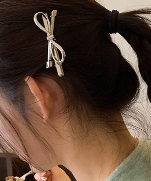 Vipoa（ヴィポア）の「リボンミニヘアピン2SET（ヘアピン・レディース・シルバー・FREE）」の3枚目の写真