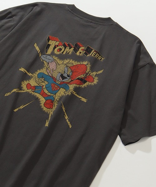 Tom&Jerry(トムアンドジェリー)の「【Tom & Jerry/トム & ジェリー】100周年コラボ アートワークデザイン ピグメント風 ルーズ 半袖クルーネックTシャツ(Tシャツ/カットソー・メンズ・ブラック系その他3/ブラック系その他2/ブラック系その他/ブラック系その他4・L/M/LL)」の13枚目の写真