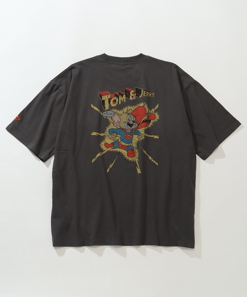 Tom&Jerry(トムアンドジェリー)の「【Tom & Jerry/トム & ジェリー】100周年コラボ アートワークデザイン ピグメント風 ルーズ 半袖クルーネックTシャツ(Tシャツ/カットソー・メンズ・ブラック系その他3/ブラック系その他2/ブラック系その他/ブラック系その他4・L/M/LL)」の6枚目の写真