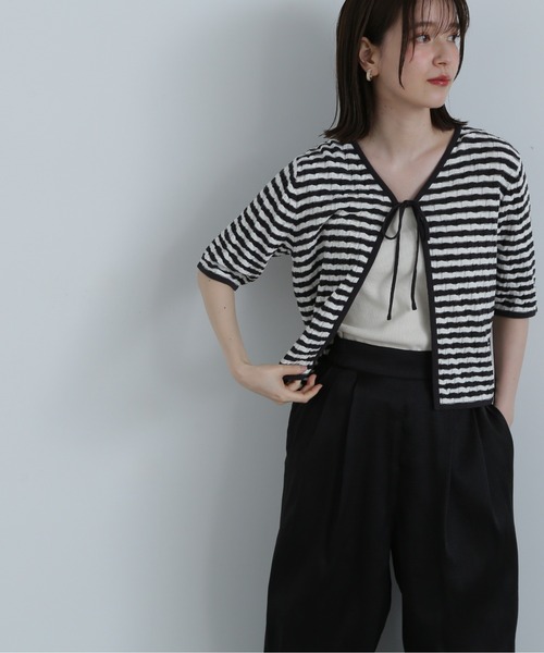 N.(N. Natural Beauty Basic)(エヌエヌナチュラルビューティーベーシック)の「◆フロントリボン柄編みボーダーニット(ニット/セーター・レディース・ブラック系その他/グリーン系その他・MEDIUM)」の2枚目の写真