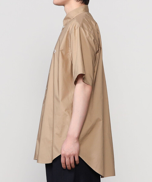 SCYE BASICS（サイベーシックス）の「SCYE BASICS｜〈別注〉半袖ボタンダウンシャツ MEN（シャツ/ブラウス・メンズ・キャメル/ライトブルー/ネイビー・38/40/36）」の11枚目の写真