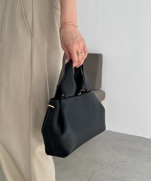 CAPRICIEUX LE'MAGE(カプリシューレマージュ)の「ラウンドミニボストンバッグ(ショルダーバッグ・レディース・ベージュ/ブラック・FREE)」の10枚目の写真