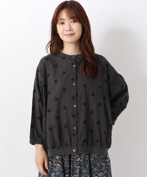 one'sterrace（ワンズテラス）の「ドット刺繍 前開きブラウス（シャツ/ブラウス・レディース・アイボリー系8/グレー系その他7・02）」の2枚目の写真