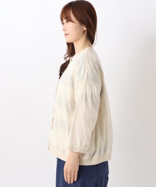 one'sterrace（ワンズテラス）の「ドット刺繍 前開きブラウス（シャツ/ブラウス・レディース・アイボリー系8/グレー系その他7・02）」の9枚目の写真