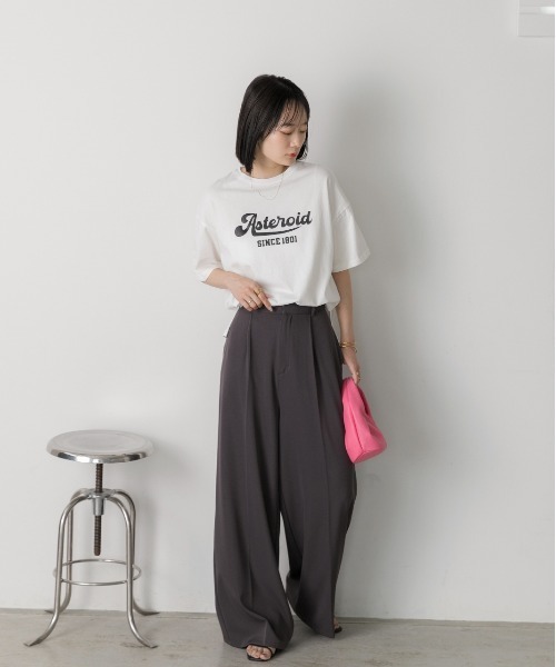 ad thie(アドティエ)の「ロゴプリント ベーシックTシャツ(Tシャツ/カットソー・レディース・ブラック/ブルーグレー/オフホワイト/モカ・FREE)」の9枚目の写真