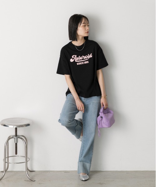 ad thie(アドティエ)の「ロゴプリント ベーシックTシャツ(Tシャツ/カットソー・レディース・ブラック/ブルーグレー/オフホワイト/モカ・FREE)」の12枚目の写真