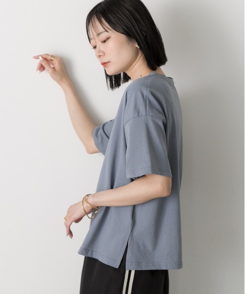 ad thie(アドティエ)の「ロゴプリント ベーシックTシャツ(Tシャツ/カットソー・レディース・ブラック/ブルーグレー/オフホワイト/モカ・FREE)」の19枚目の写真