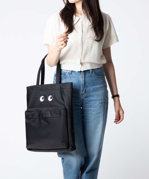 ANYA HINDMARCH(アニヤハインドマーチ)の「ANYA HINDMARCH ECONYL Regenerated Nylon in Black アニヤハインドマーチ アイズ トートバッグ(トートバッグ・レディース・ブラック・FREE)」の4枚目の写真