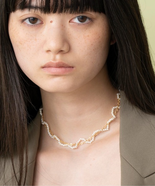 Casselini(キャセリーニ)の「Casselini(キャセリーニ)チェーンなみなみネックレス(ネックレス・レディース・ホワイト/シルバー/クリア・FREE)」の2枚目の写真