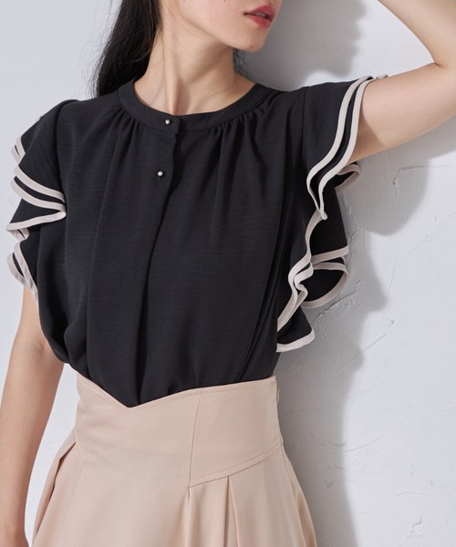 tocco closet(トッコ クローゼット)の「【ZOZO限定】フリルスリーブバイカラーブラウス(シャツ/ブラウス・レディース・ベージュ/オフホワイト/ブラック・M)」の4枚目の写真