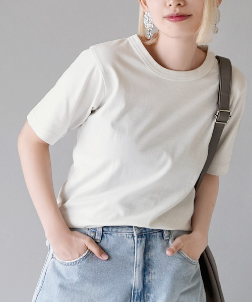 zootie（ズーティー）の「【きちんとしたい日もTシャツを。】シルキースムースコットン Tシャツ［5分袖］（Tシャツ/カットソー・レディース・ライトブルー/グレイッシュベージュ/ブラック/オフホワイト/ネイビー/ミント/黄土色系/ライトグレー・LL/L/M）」の2枚目の写真