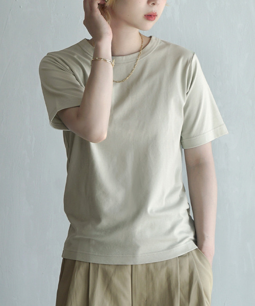 zootie（ズーティー）の「【きちんとしたい日もTシャツを。】シルキースムースコットン Tシャツ［5分袖］（Tシャツ/カットソー・レディース・ライトブルー/グレイッシュベージュ/ブラック/オフホワイト/ネイビー/ミント/黄土色系/ライトグレー・LL/L/M）」の7枚目の写真