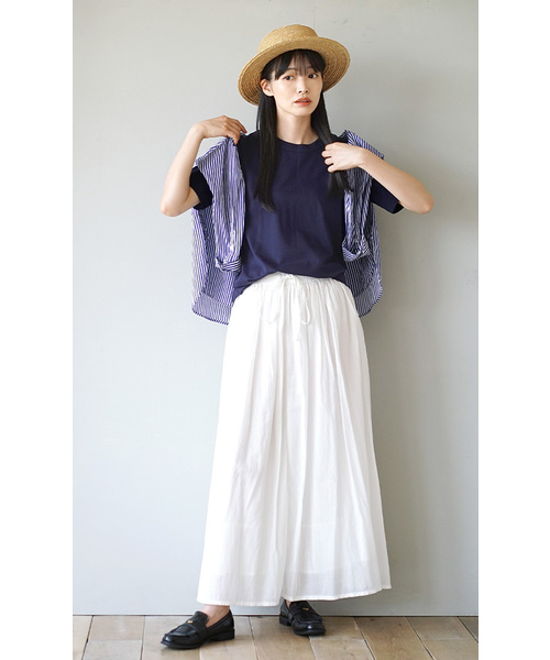 zootie（ズーティー）の「【きちんとしたい日もTシャツを。】シルキースムースコットン Tシャツ［5分袖］（Tシャツ/カットソー・レディース・ライトブルー/グレイッシュベージュ/ブラック/オフホワイト/ネイビー/ミント/黄土色系/ライトグレー・LL/L/M）」の11枚目の写真
