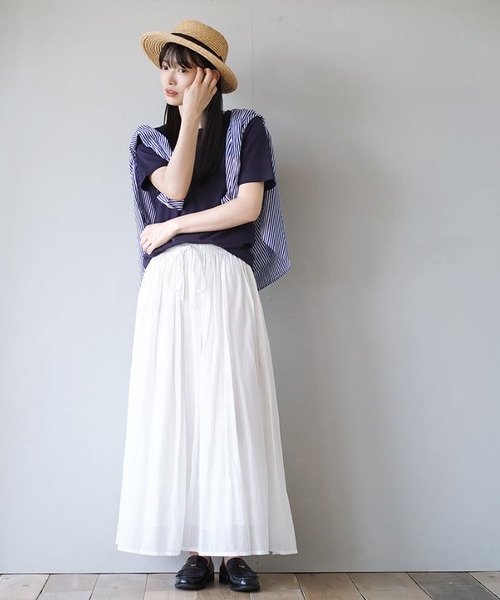 zootie（ズーティー）の「【きちんとしたい日もTシャツを。】シルキースムースコットン Tシャツ［5分袖］（Tシャツ/カットソー・レディース・ライトブルー/グレイッシュベージュ/ブラック/オフホワイト/ネイビー/ミント/黄土色系/ライトグレー・LL/L/M）」の12枚目の写真
