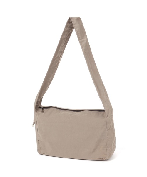 mysty woman(ミスティウーマン)の「シャーリングショルダーBAG2 144074 【500mlペットボトル収納可能!】(ショルダーバッグ・レディース・グレイッシュベージュ/ブラック/チョコ・FREE)」の8枚目の写真