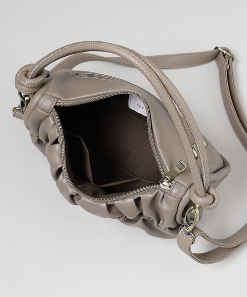 THE SHOP TK （ザ ショップ ティーケー ）の「【＠BAILA掲載】ギャザープレートFレザーBAG（ハンドバッグ・レディース・ブラック/ブラウン系その他・00）」の14枚目の写真