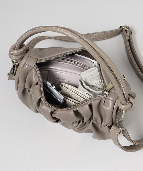 THE SHOP TK （ザ ショップ ティーケー ）の「【＠BAILA掲載】ギャザープレートFレザーBAG（ハンドバッグ・レディース・ブラック/ブラウン系その他・00）」の16枚目の写真