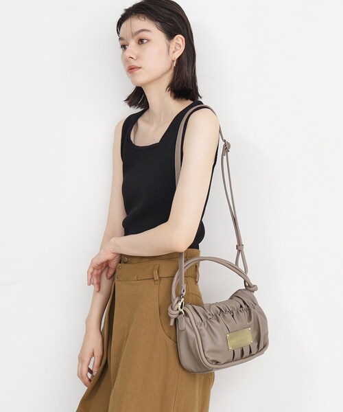 THE SHOP TK （ザ ショップ ティーケー ）の「【＠BAILA掲載】ギャザープレートFレザーBAG（ハンドバッグ・レディース・ブラック/ブラウン系その他・00）」の7枚目の写真