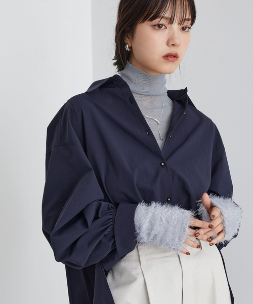 VIS(ビス)の「袖フェザーシアータートルニット(ニット/セーター・レディース・ブラック/サックスブルー/キナリ・FREE)」の1枚目の写真