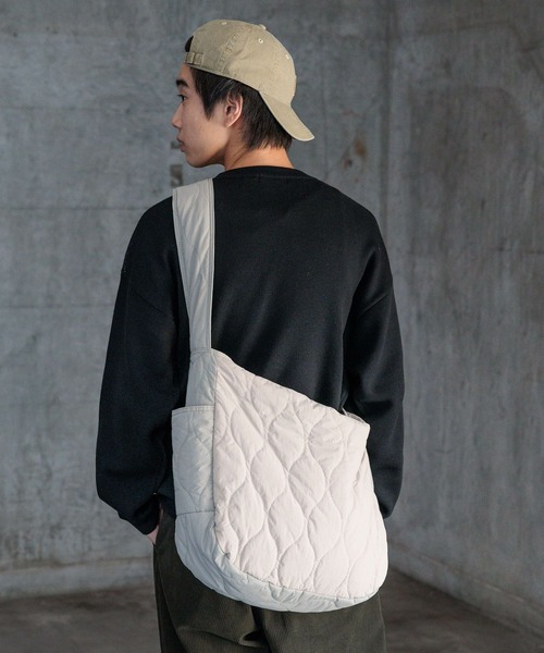 ニコアンドMake stuff '25ていらバック切り替えシ ヤツチャコール新品 ニコアンド nico and [Make stuff '25] てぃらバック切り替えシャツ