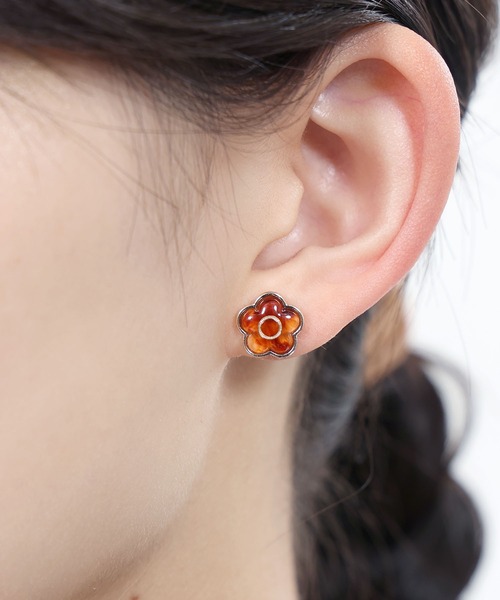MARY QUANT(マリークワント)の「マーブルキャンディデイジー ピアス(ピアス(両耳用)・レディース・ピンク/ホワイト/ブラウン/ブラック・FREE)」の3枚目の写真