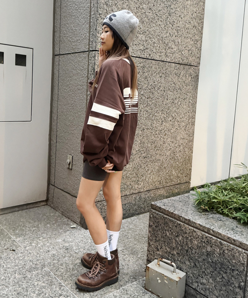 JOINT WORKS（ジョイントワークス）の「Rest&Recreation/レストアンドレクリエーション OVERSIZED RAGLAN SWEATSHIRT（スウェット・レディース・ブラック・FREE）」の3枚目の写真